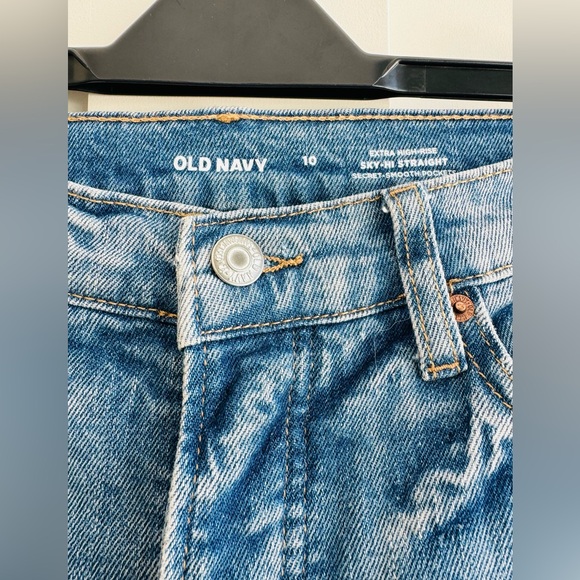 Old Navy Extra High Rise Jeans - Picture 4 of 9
